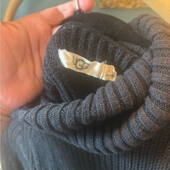 UGG Raelyn Poncho Sweater in Black - Picture 6 of 6